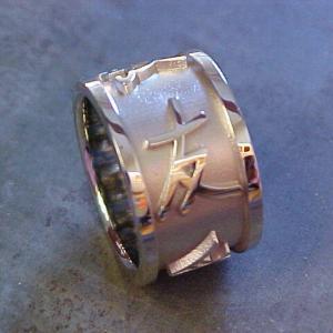custom white gold wedding band with chinese characters side view