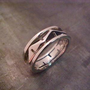 custom engraved mountain wedding ring