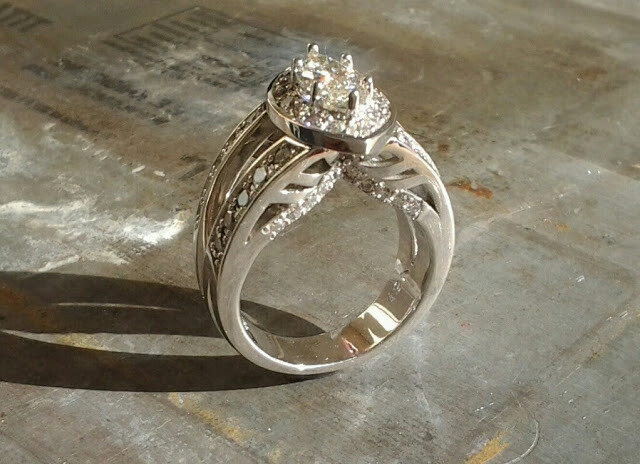 tracy's custom engagement ring