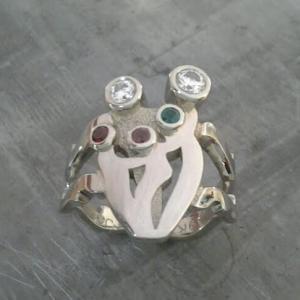 custom design family ring with birthstones