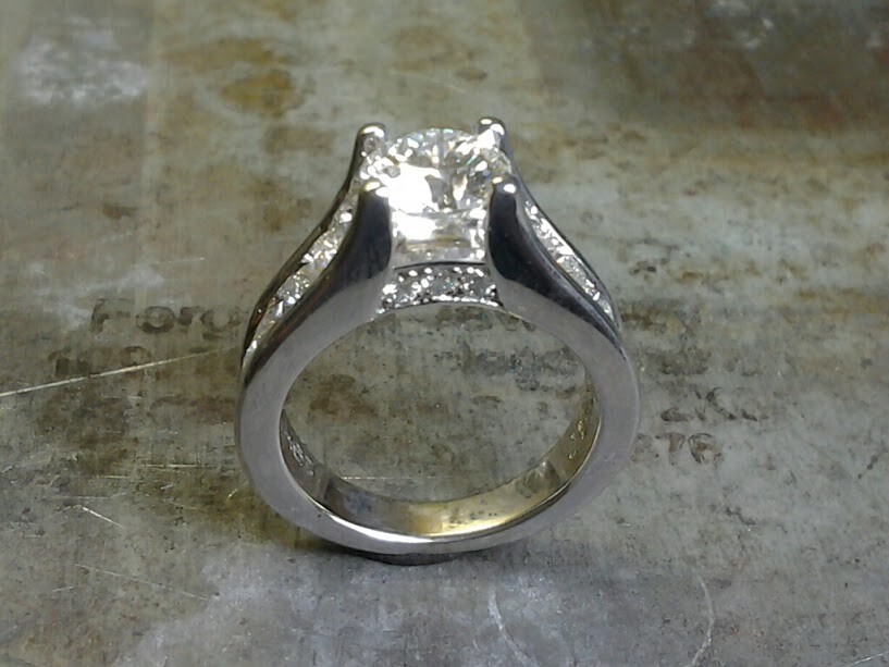 19k diamond engagement ring side view