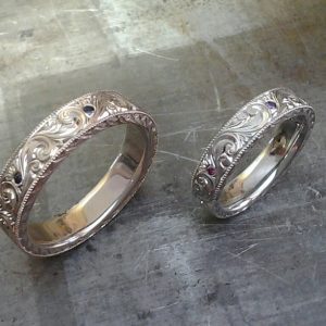 19k white gold Matching hand engraved wedding bands