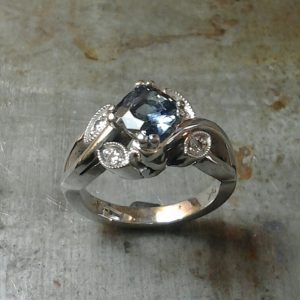 19k north south engagement ring