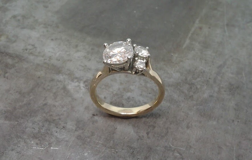 offset wedding ring