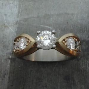 Two tone Diamond engagement ring