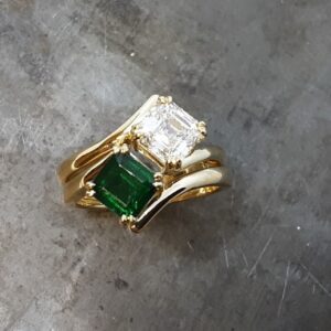 Emerald diamond 18k wedding set