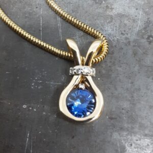 Blue Sapphire diamond gold pendant