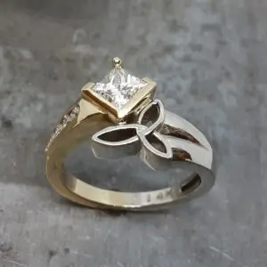 Two tone trinity princess diamond ring