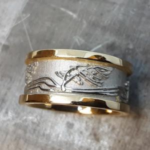 Wind blown tree ring gold wedding band