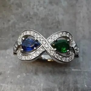 Emerald Sapphire 19k diamond ring