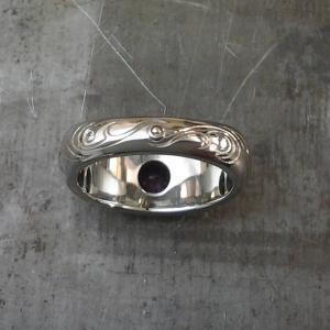 white gold sapphire scroll ring