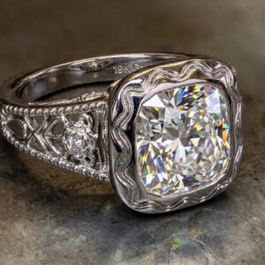 4.85ct Rose ring in 19k white gold cushion cut